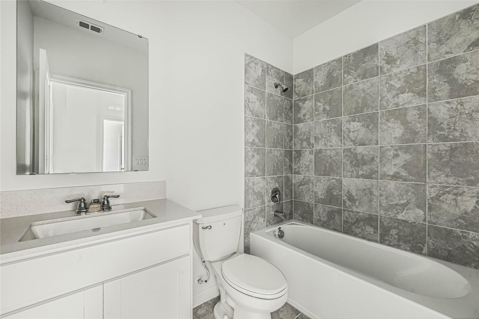 3286 Laurent Loop Property Photo 18