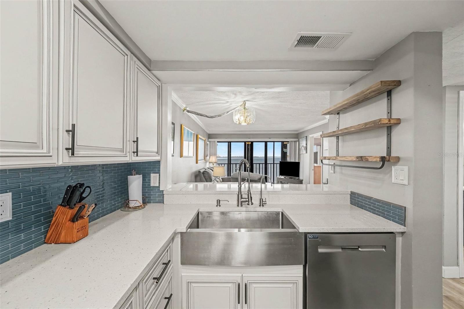 2465 S Washington Ave #a202 Property Photo 5