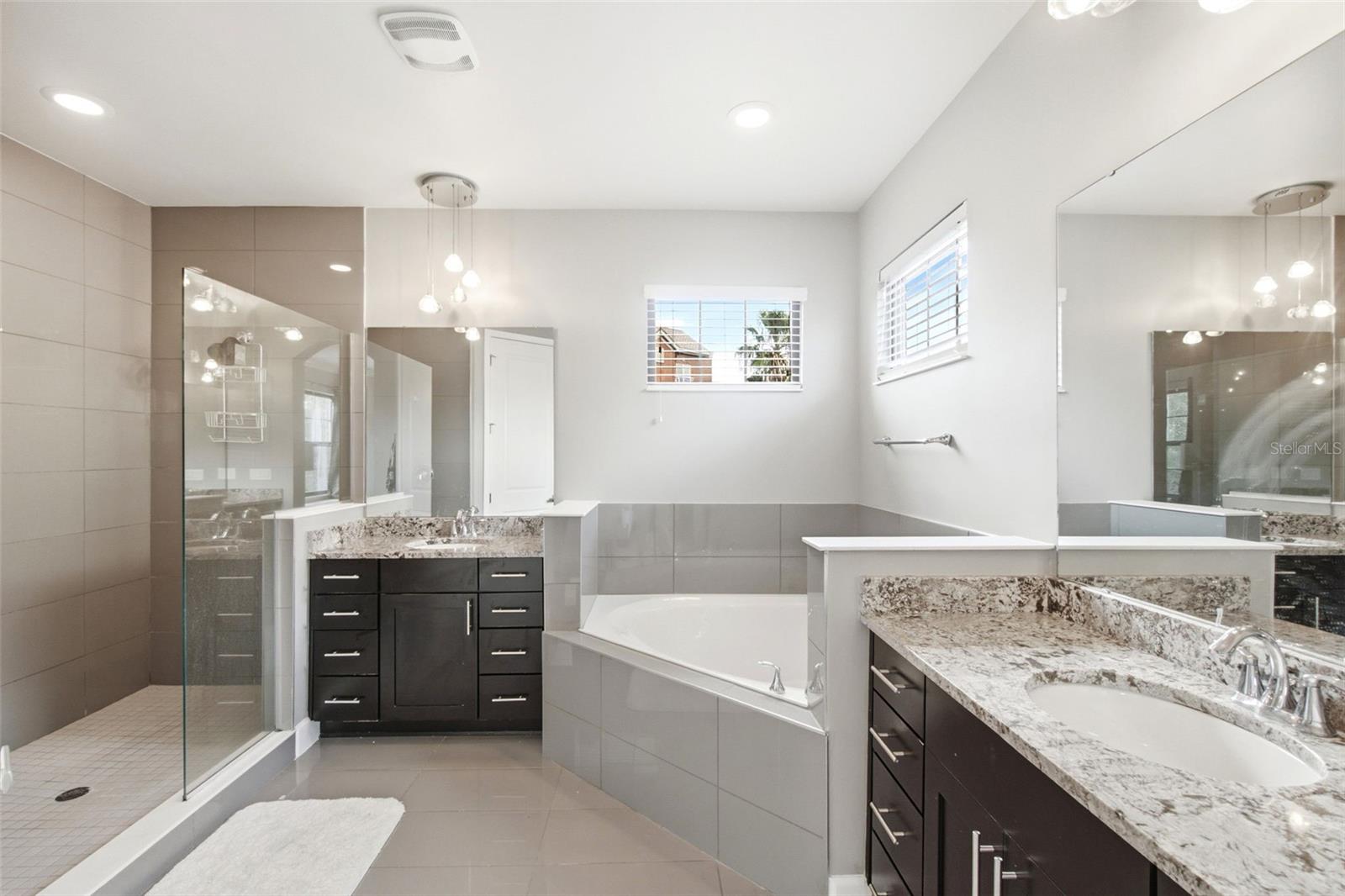 7689 Toscana Blvd Property Photo 40