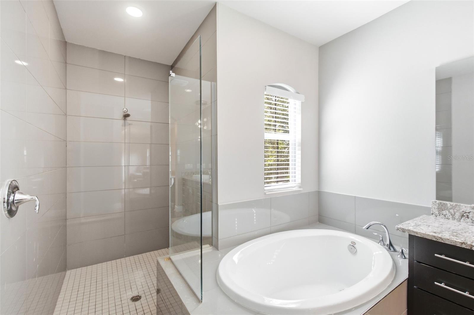 7689 Toscana Blvd Property Photo 48