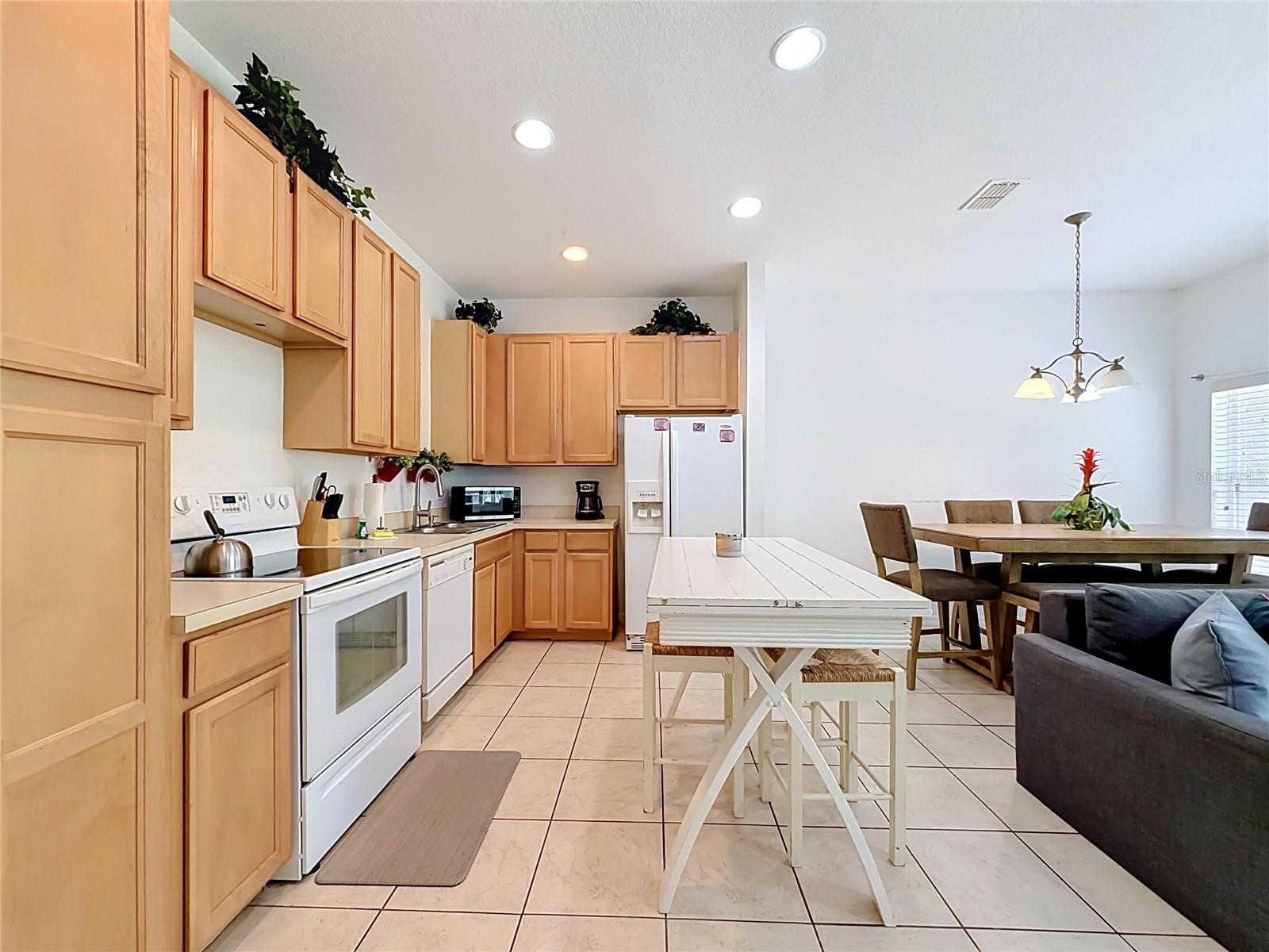 2394 Caravelle Cir Property Photo 13