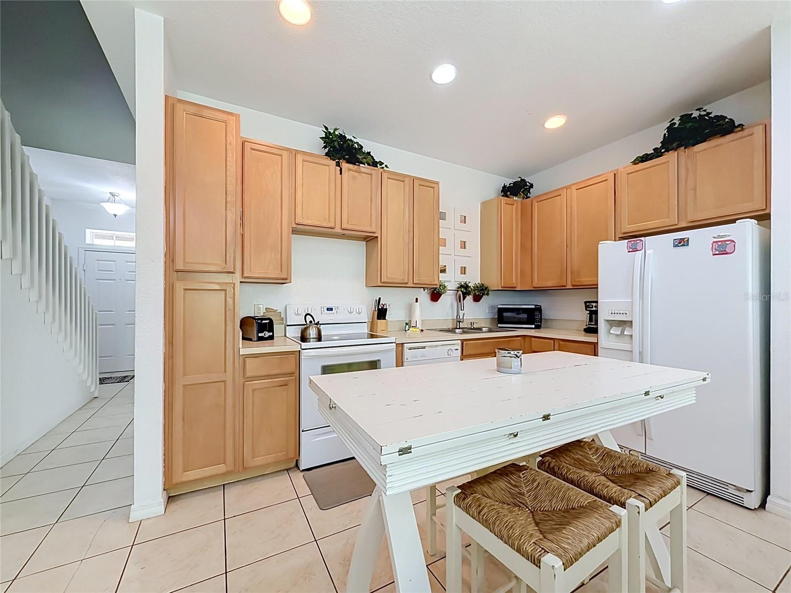 2394 Caravelle Cir Property Photo 17