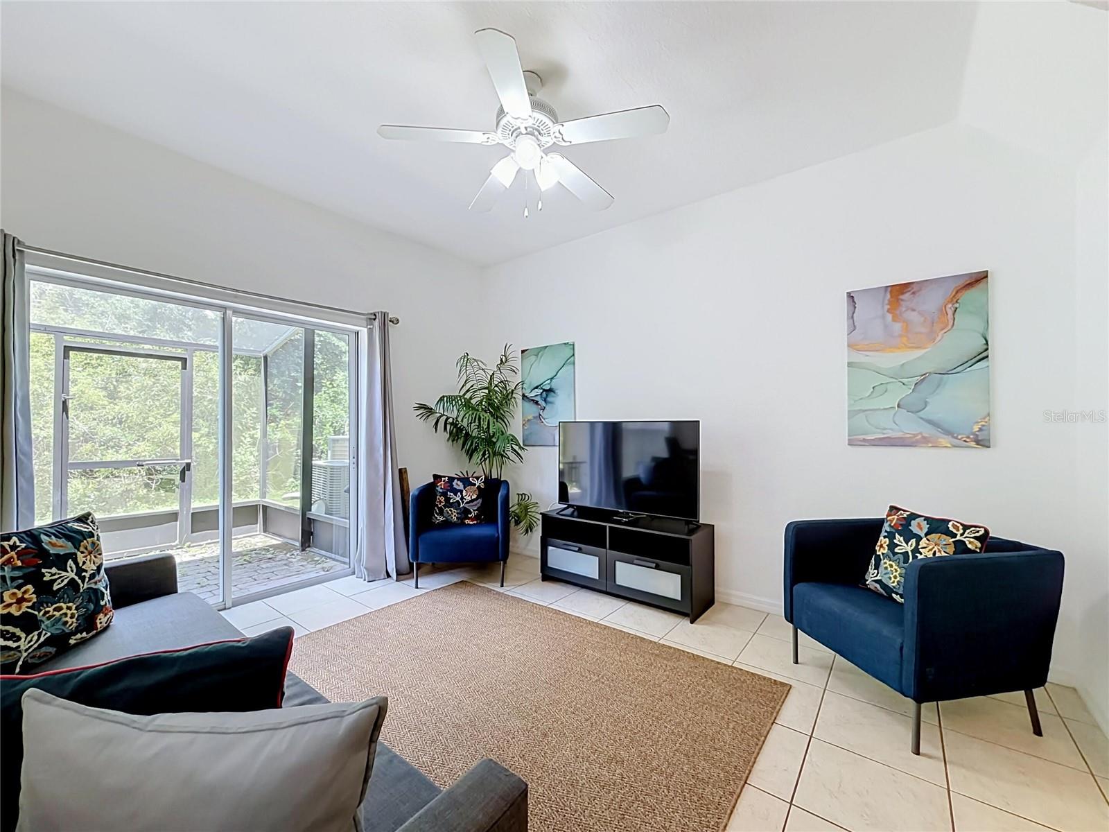 2394 Caravelle Cir Property Photo 18