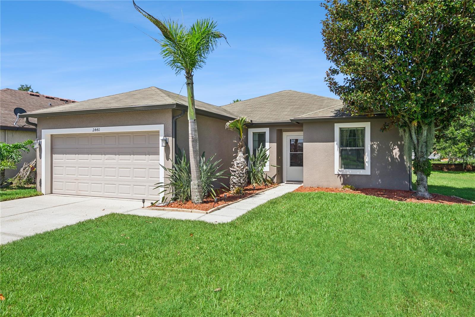 2440 Vineyard Cir Property Photo 1