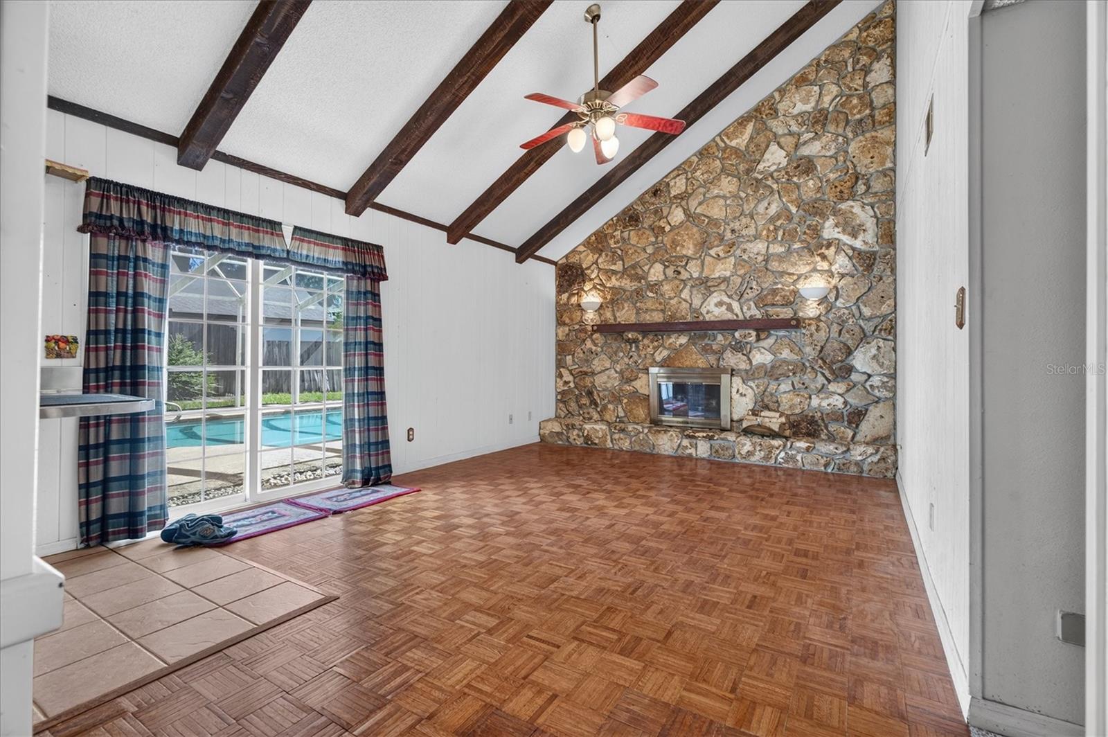1720 Sunset View Cir Property Photo 7