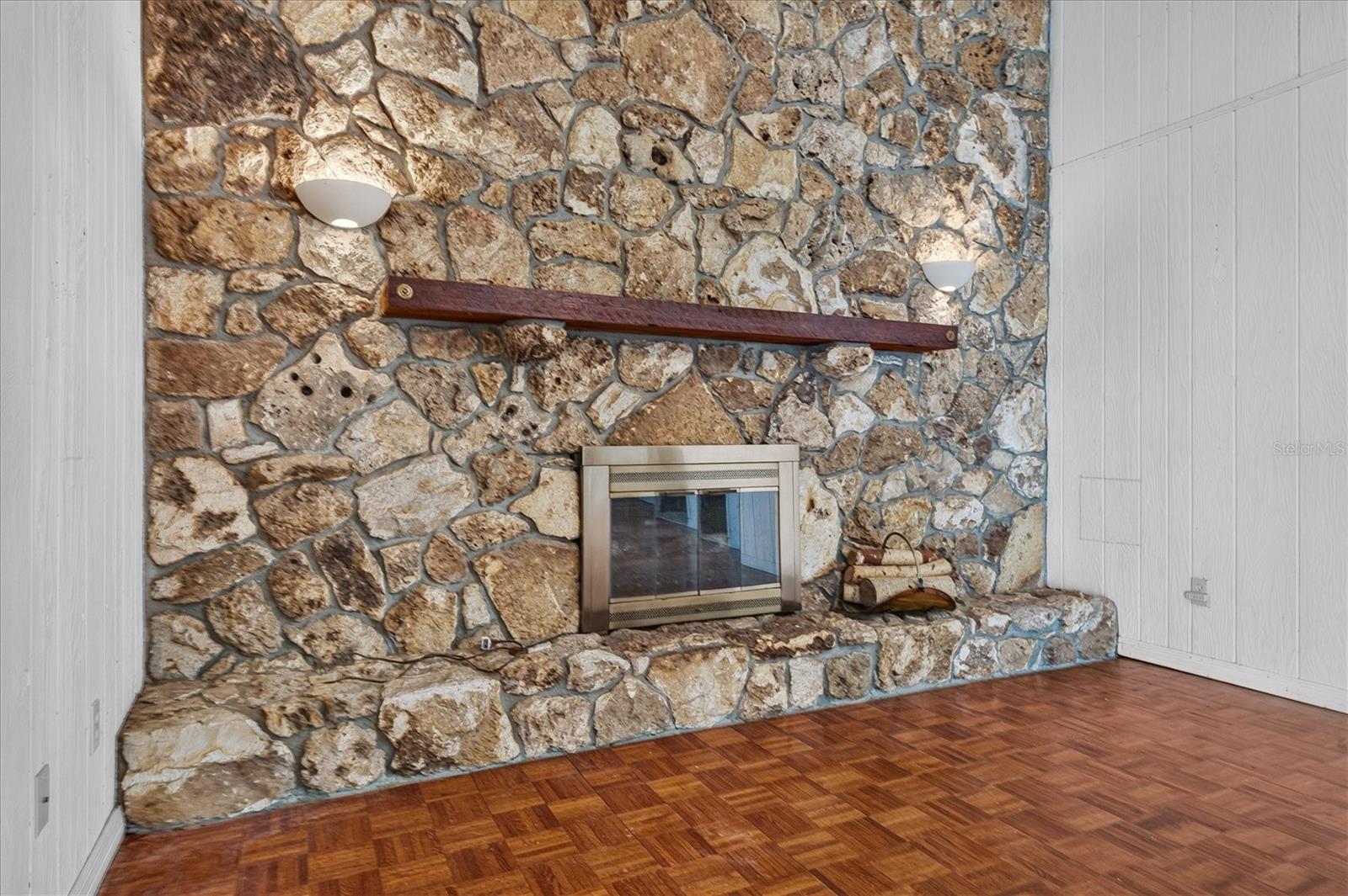 1720 Sunset View Cir Property Photo 8