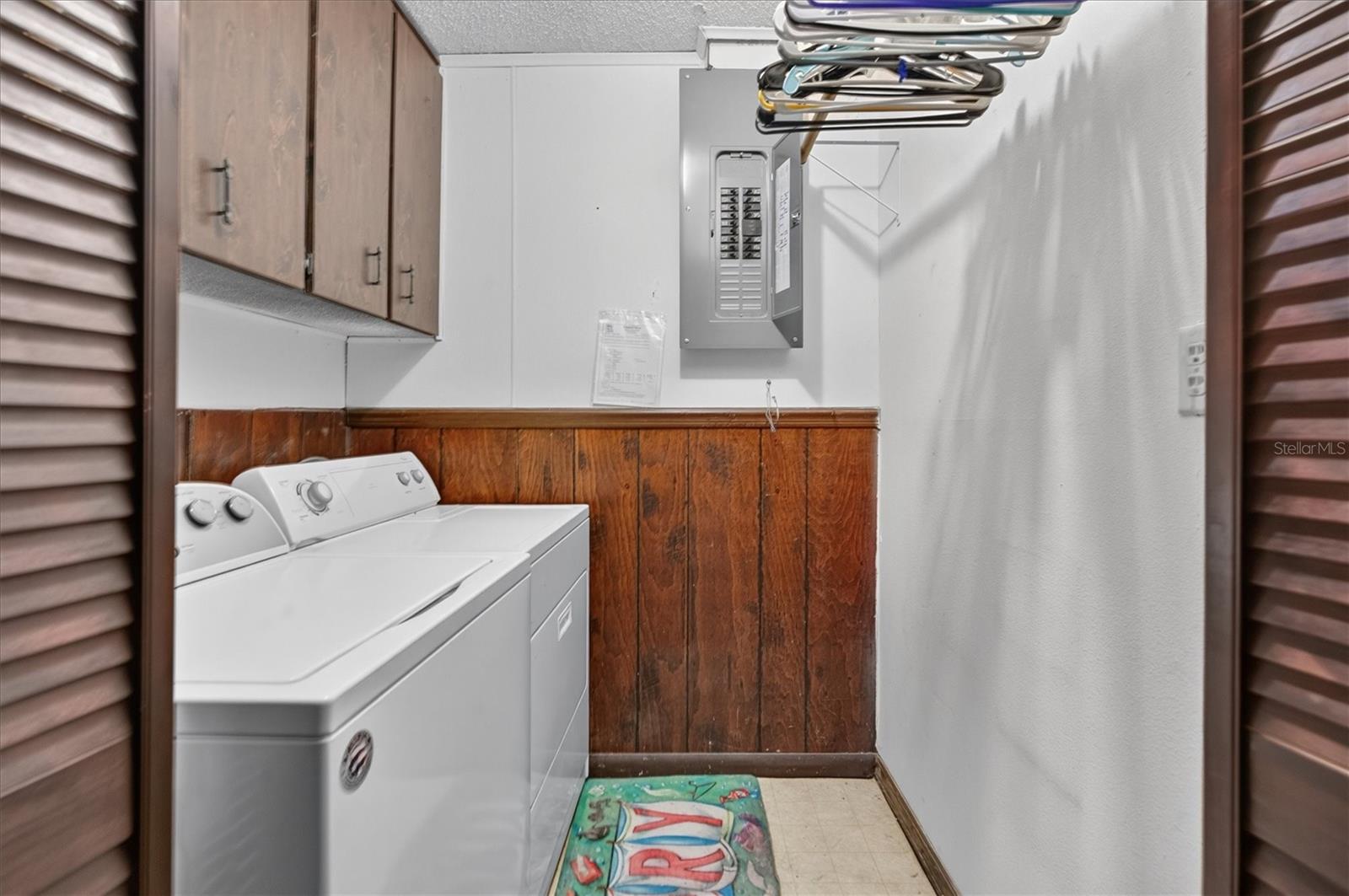 1720 Sunset View Cir Property Photo 17