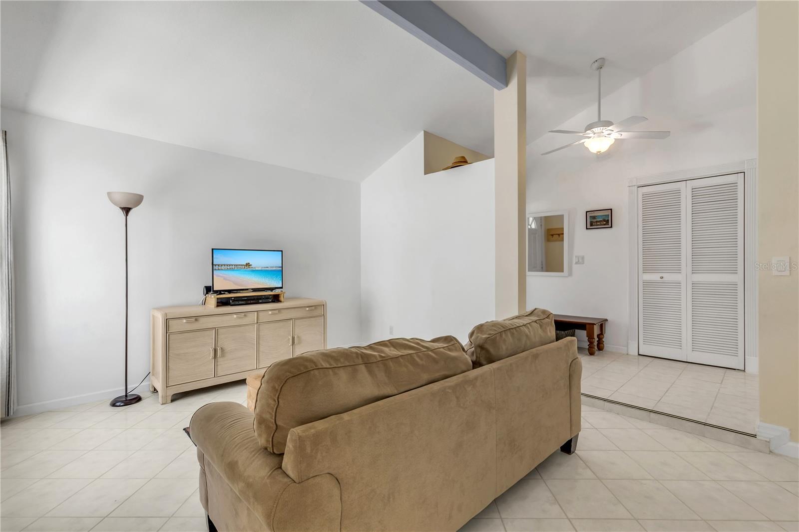 19 Crompton Pl Property Photo 8