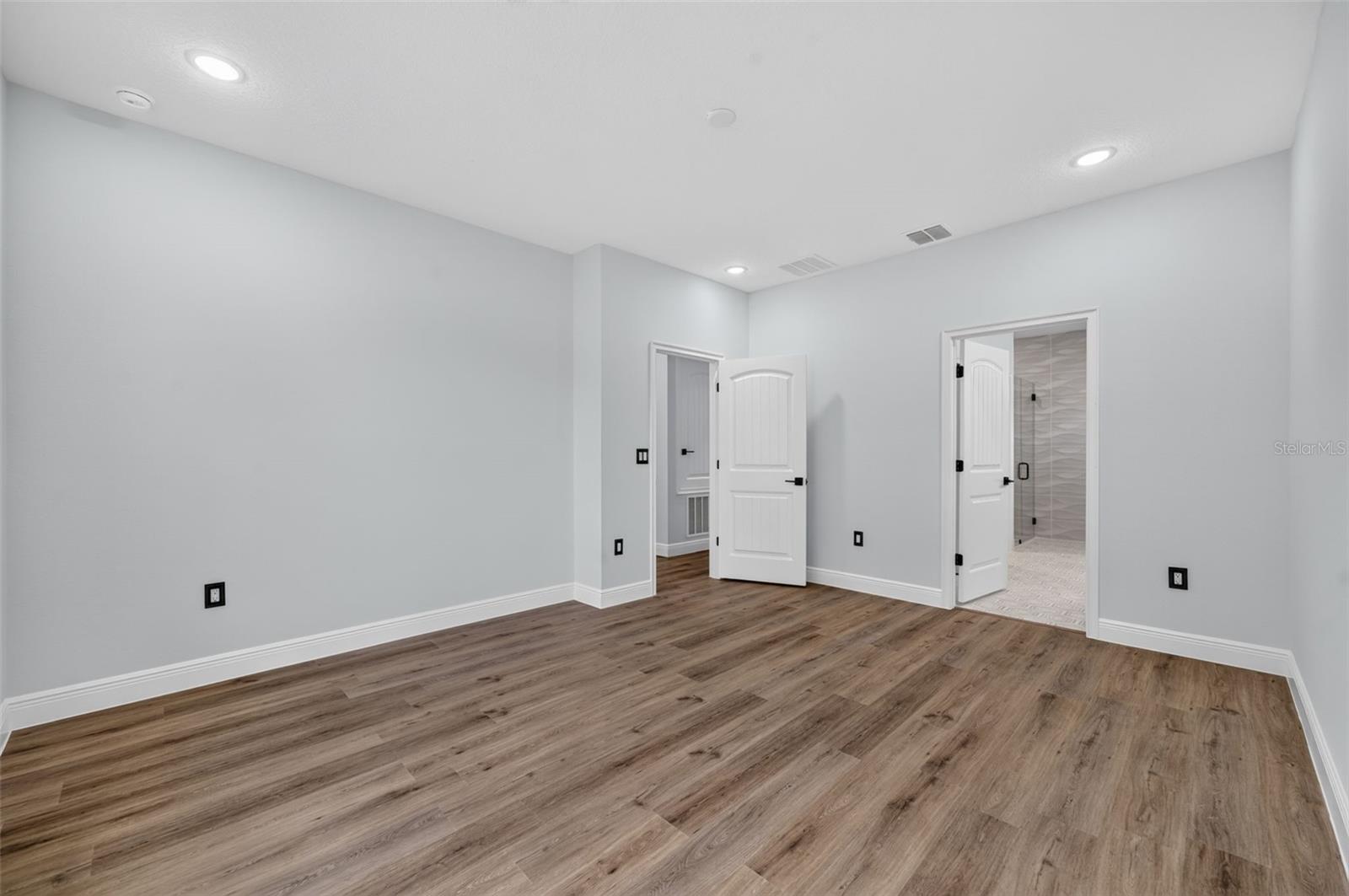 1854 Superior Ct Property Photo 22