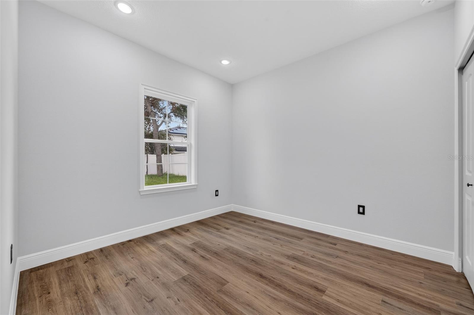 1854 Superior Ct Property Photo 27