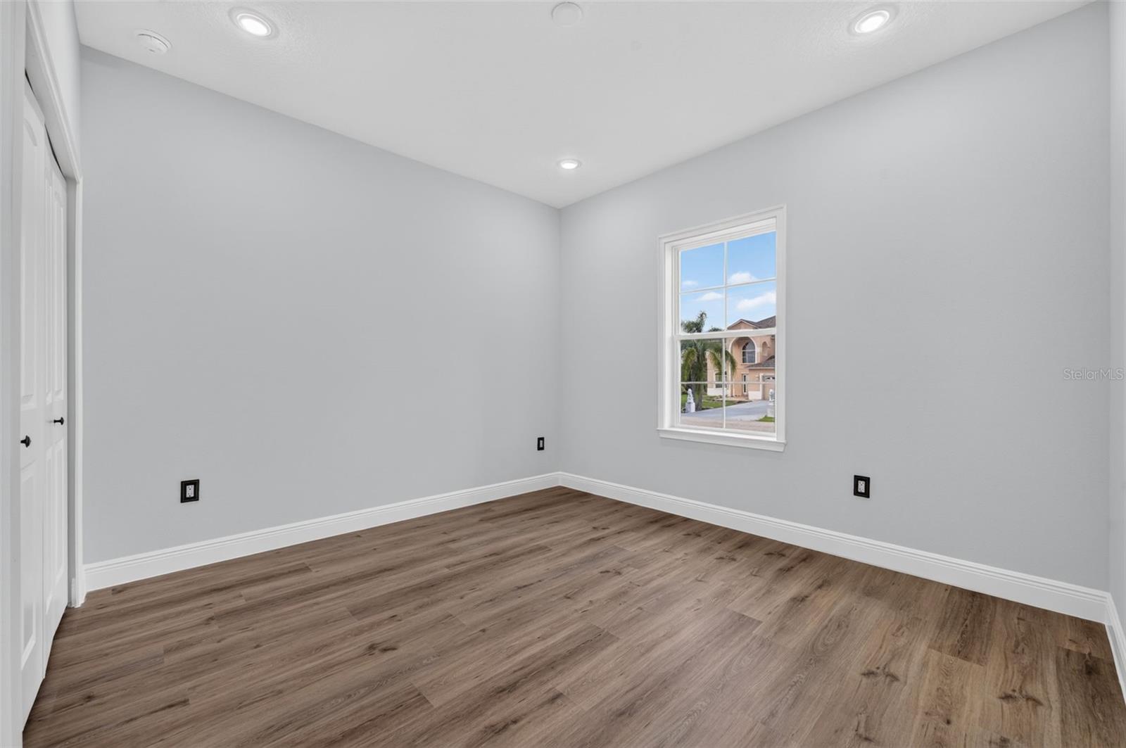 1854 Superior Ct Property Photo 29