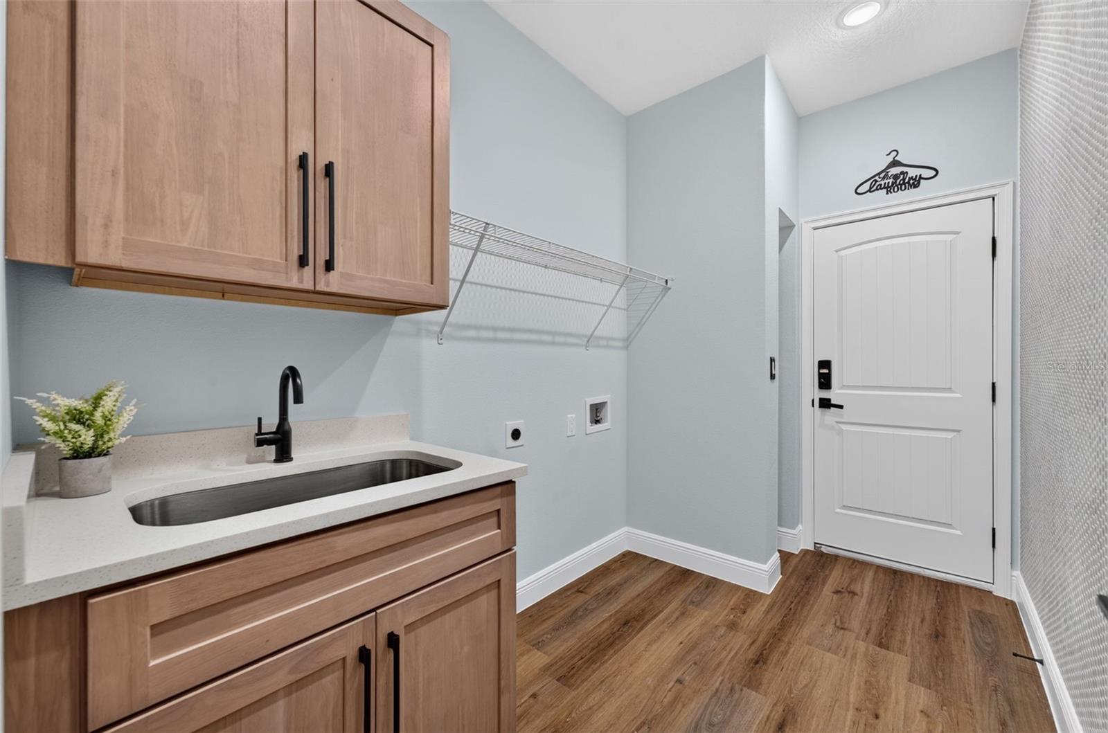 1854 Superior Ct Property Photo 33