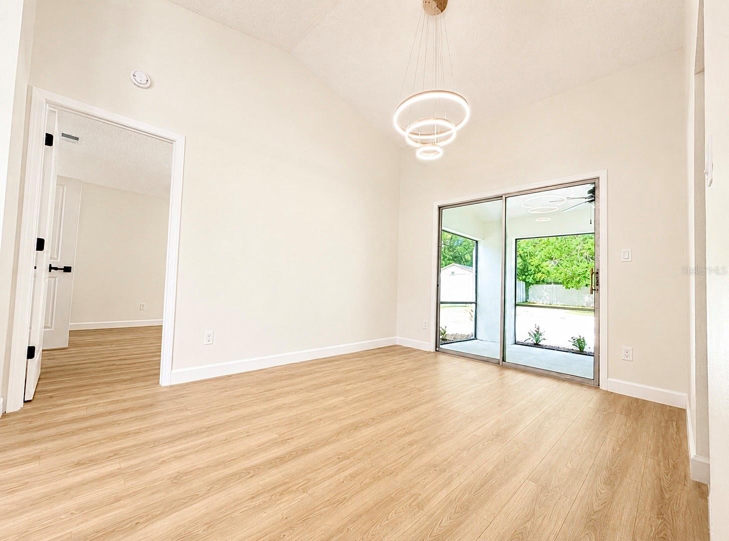 324 Ringwood Cir Property Photo 8