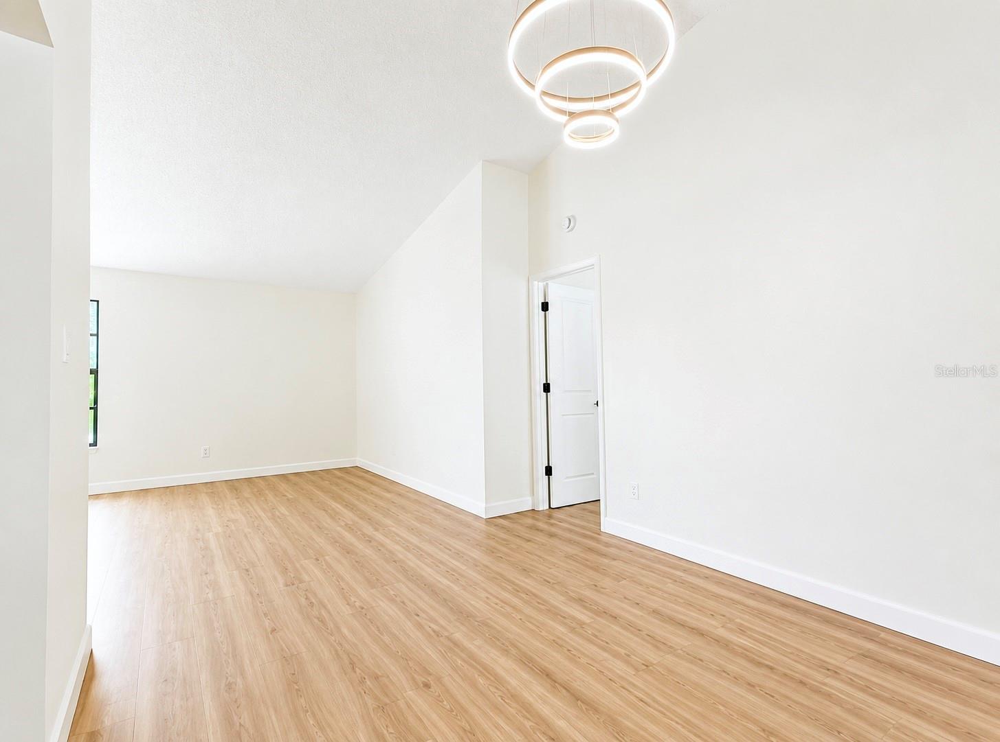 324 Ringwood Cir Property Photo 9