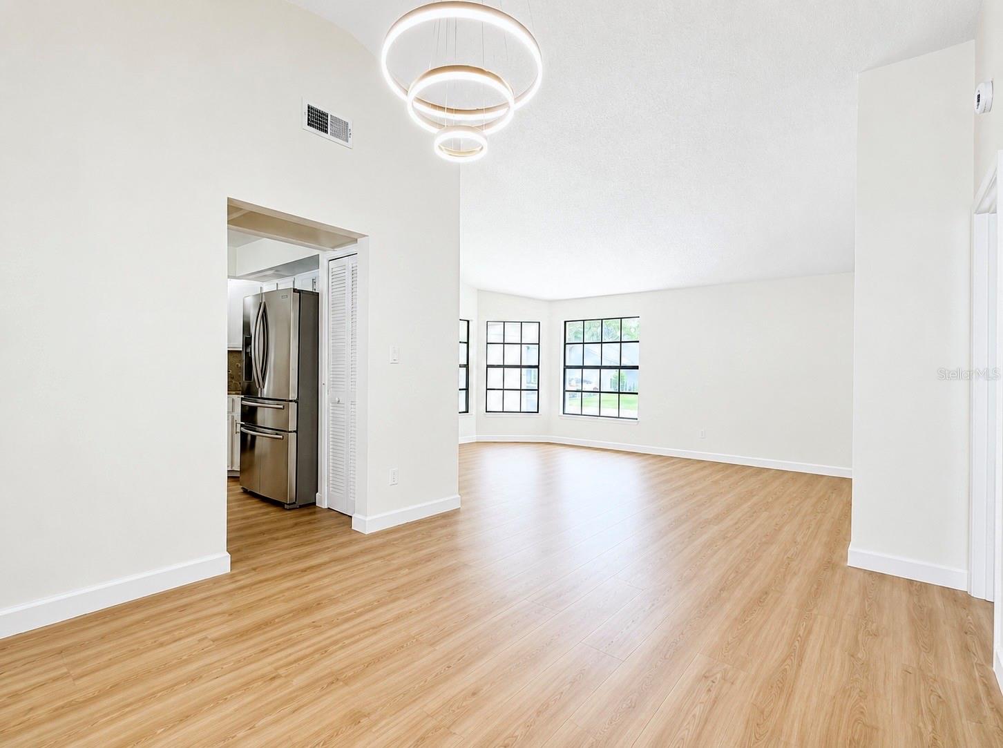 324 Ringwood Cir Property Photo 11