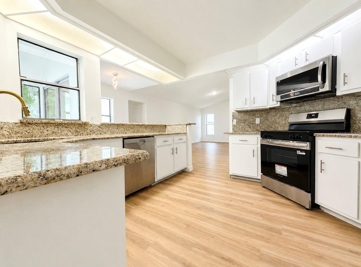 324 Ringwood Cir Property Photo 16
