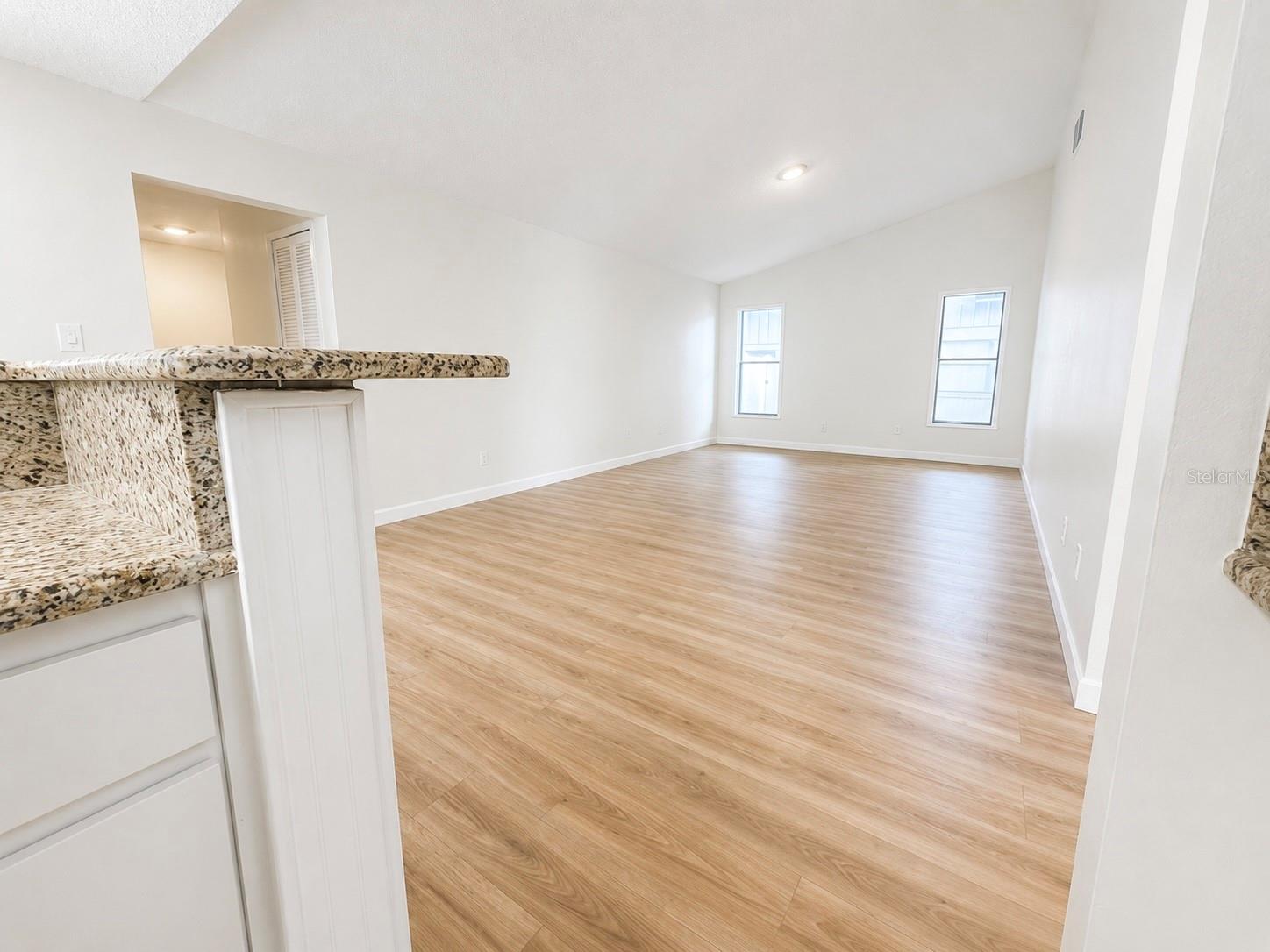 324 Ringwood Cir Property Photo 17