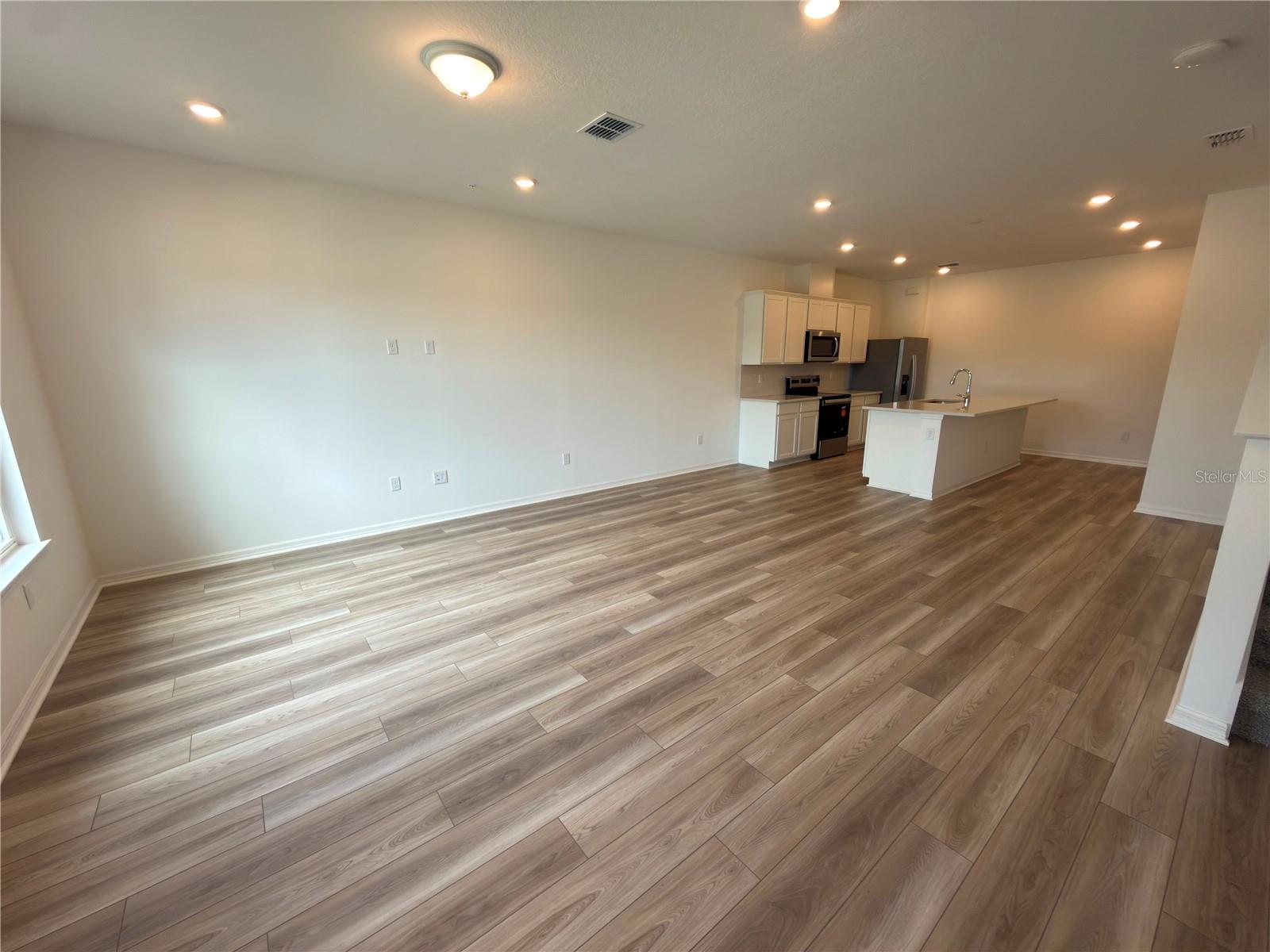 11419 Harborview St Property Photo 2