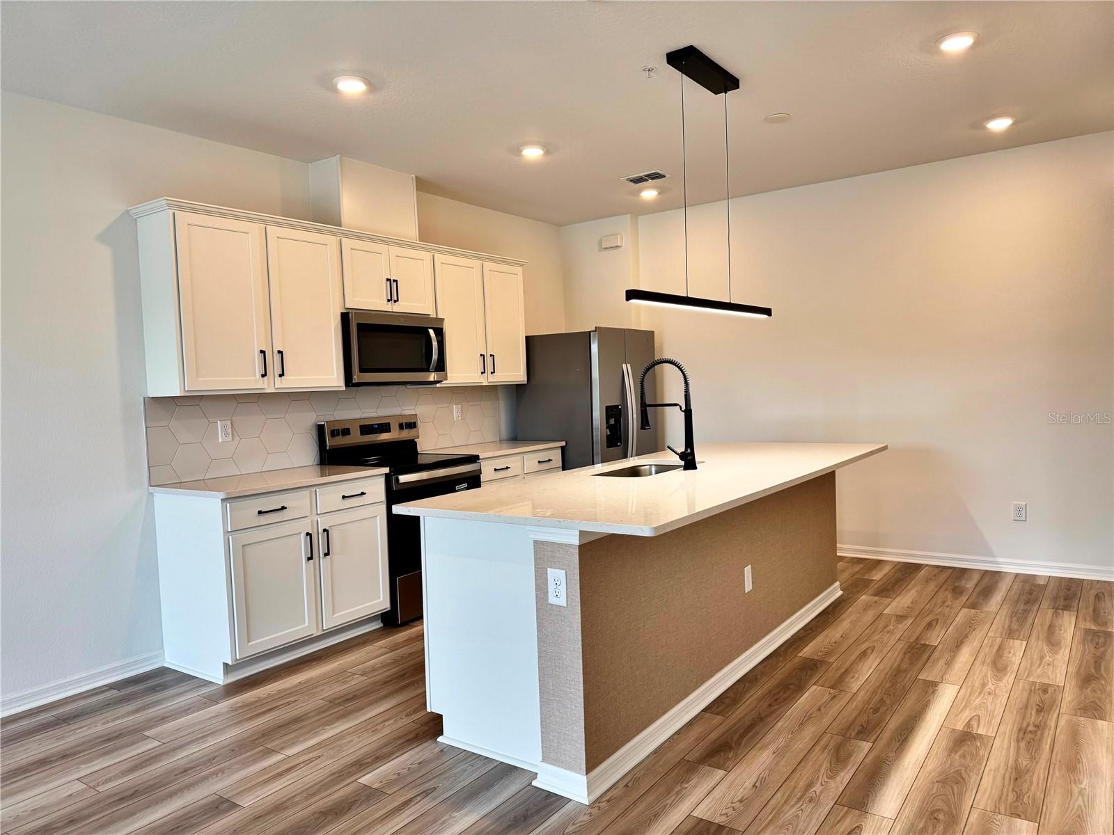 11419 Harborview St Property Photo 24