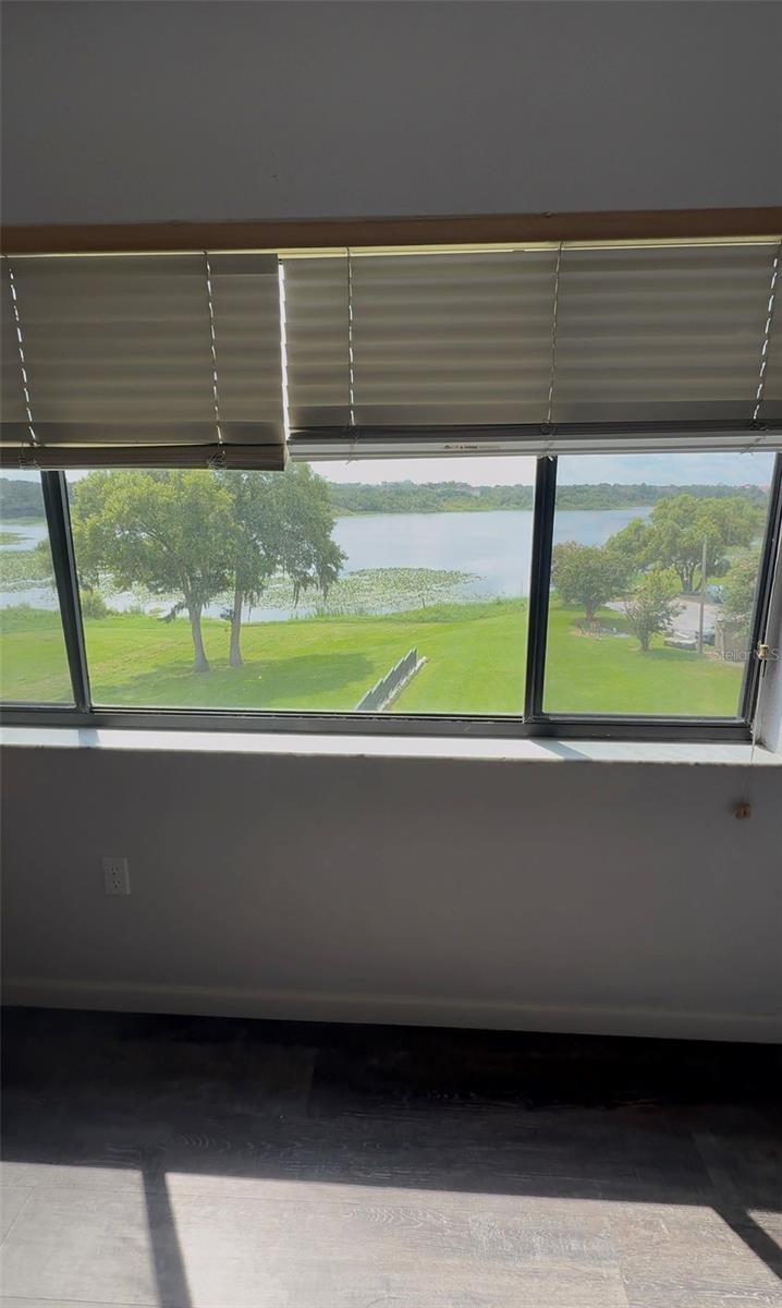 O6425884 Property Photo 15