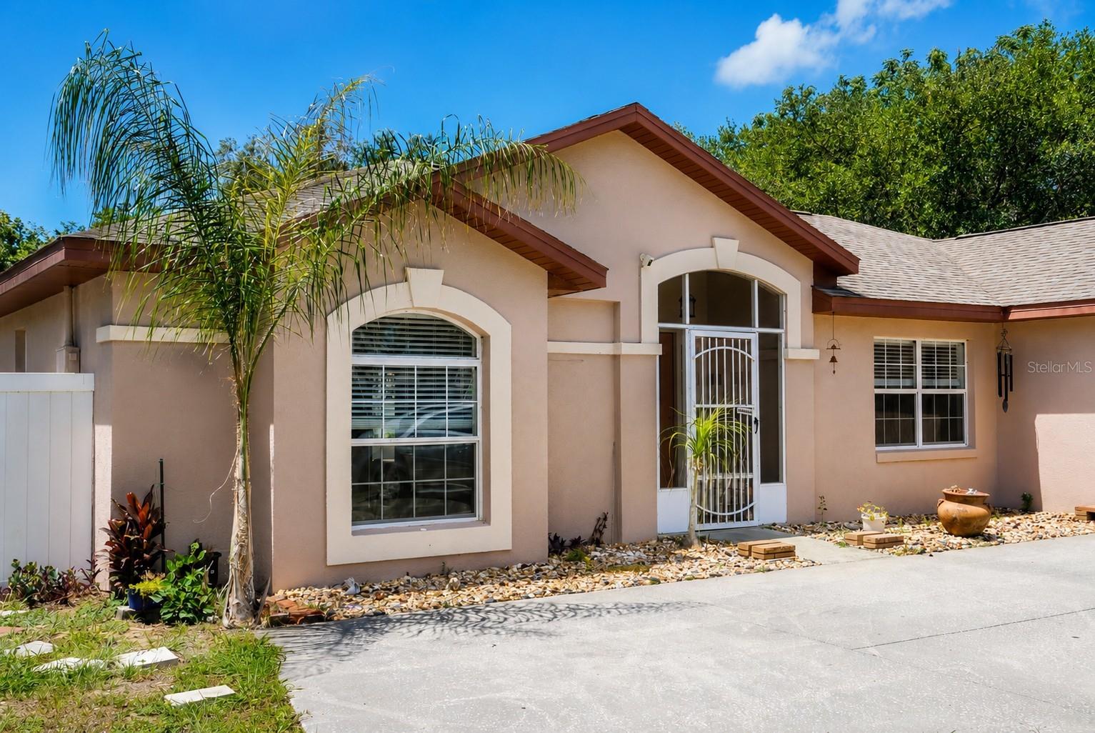11130 Fountain Lake Blvd Property Photo 3