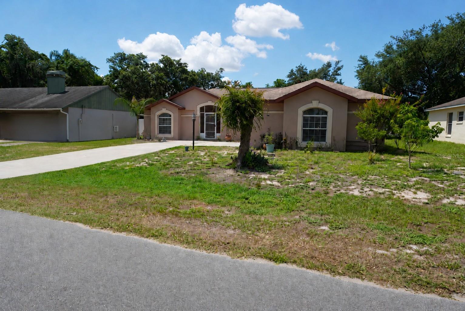 11130 Fountain Lake Blvd Property Photo 4