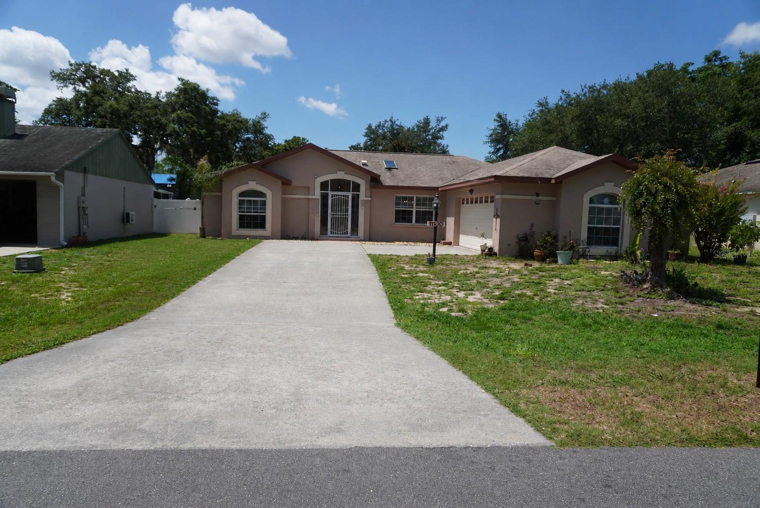 11130 Fountain Lake Blvd Property Photo 5