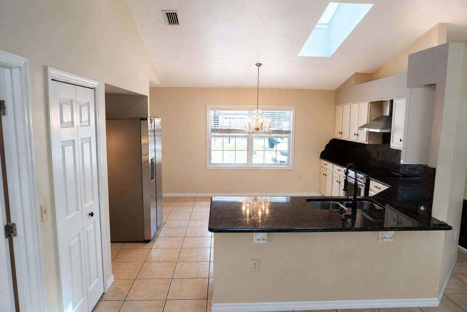 11130 Fountain Lake Blvd Property Photo 11