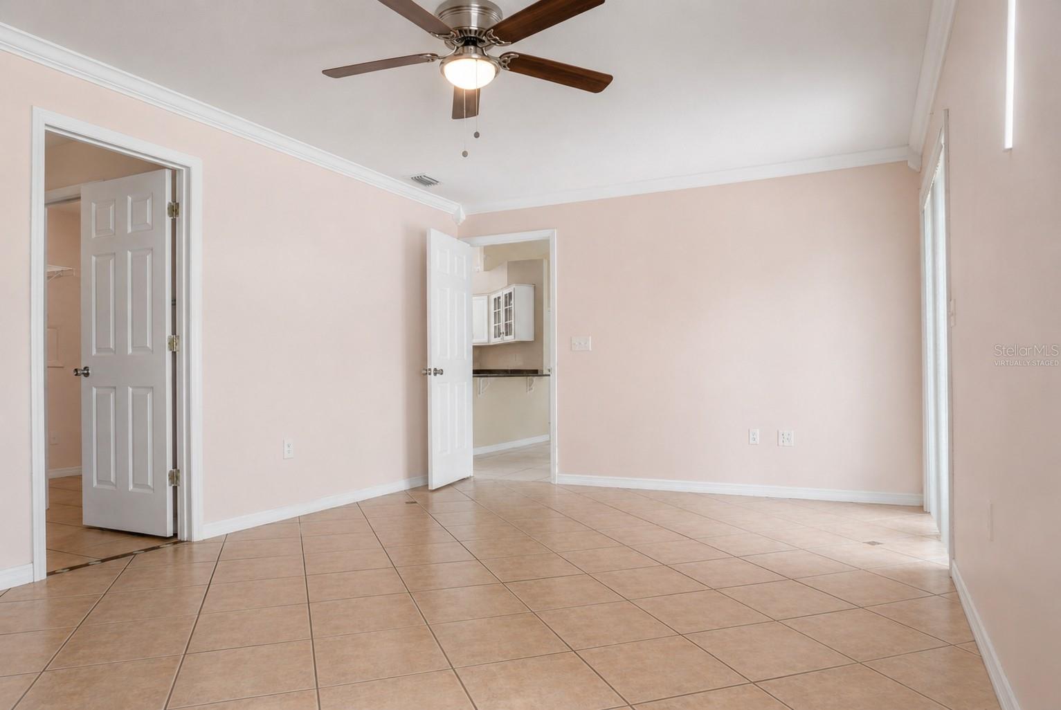 11130 Fountain Lake Blvd Property Photo 17