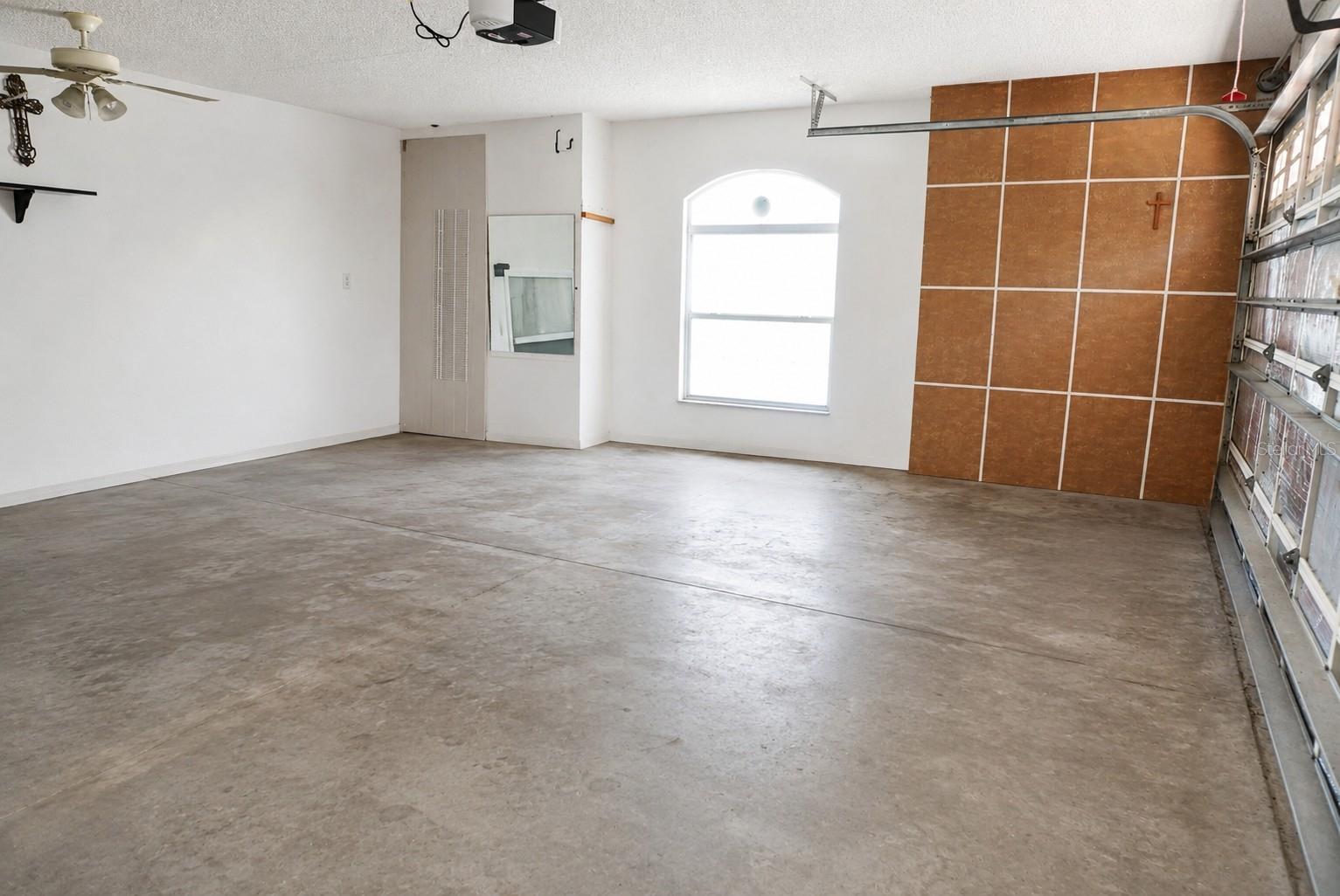 11130 Fountain Lake Blvd Property Photo 42