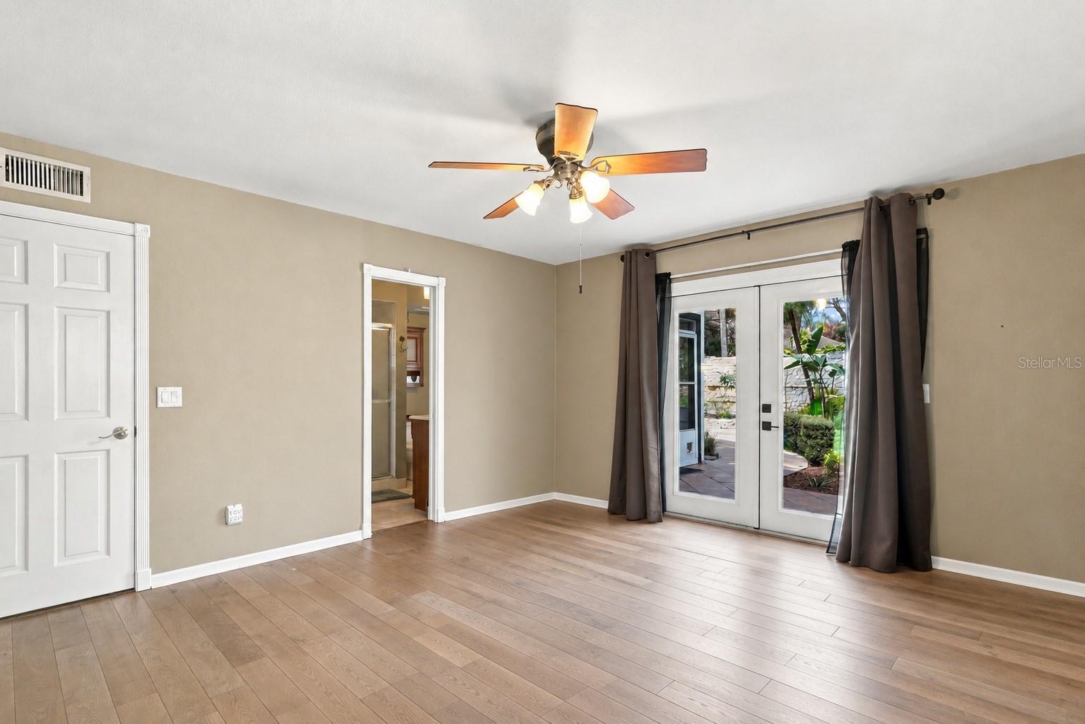 1637 Gran Via Property Photo 11