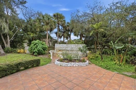 1637 Gran Via Property Photo 30