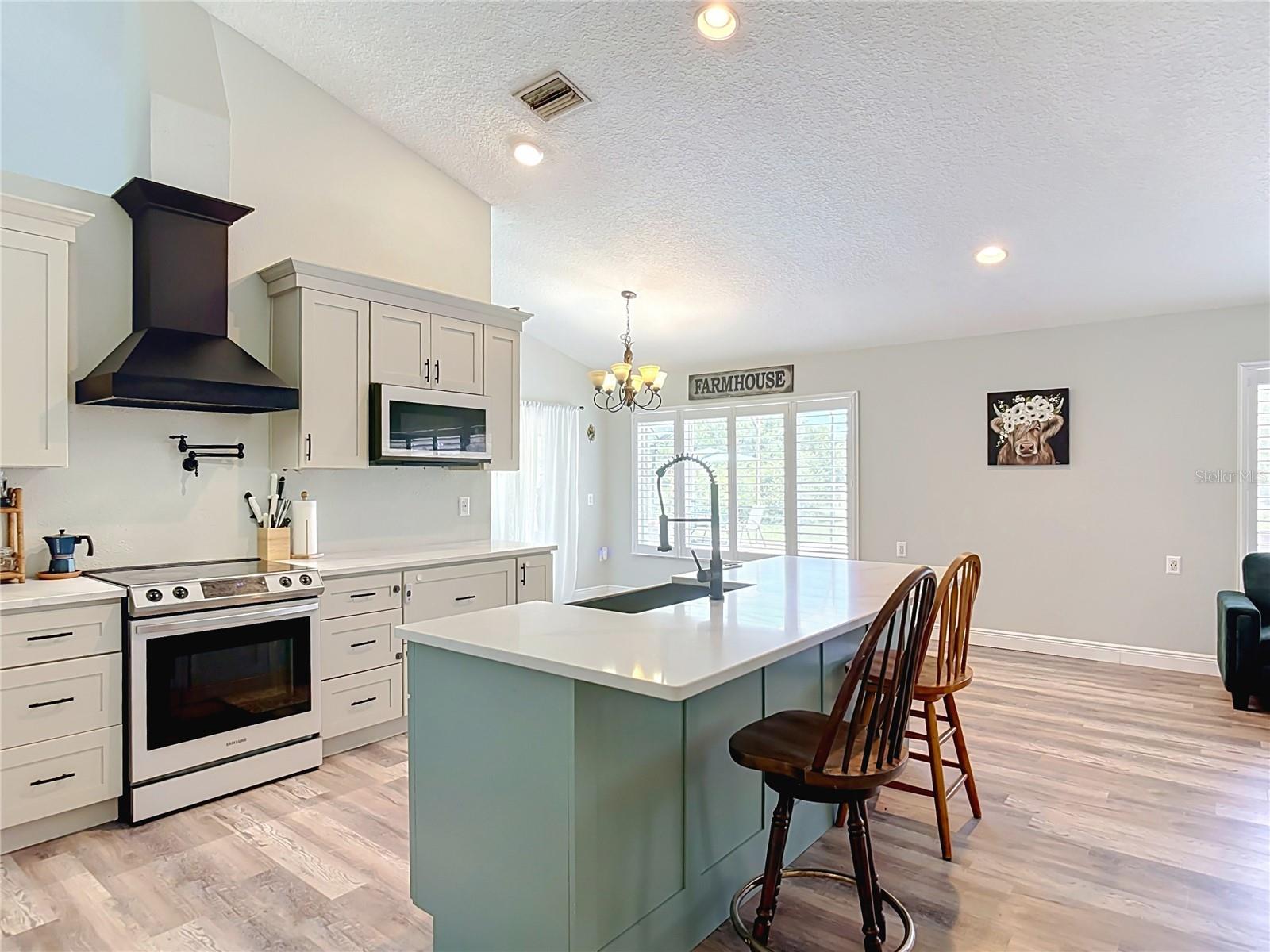 3000 Lockwood Blvd Property Photo 11