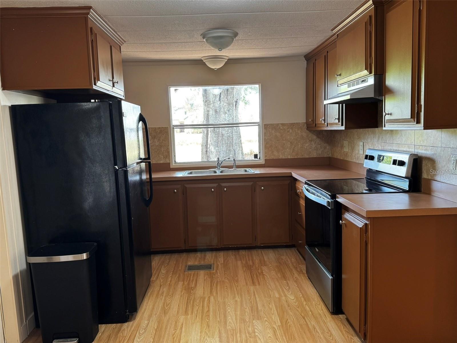 O6425978 Property Photo 3