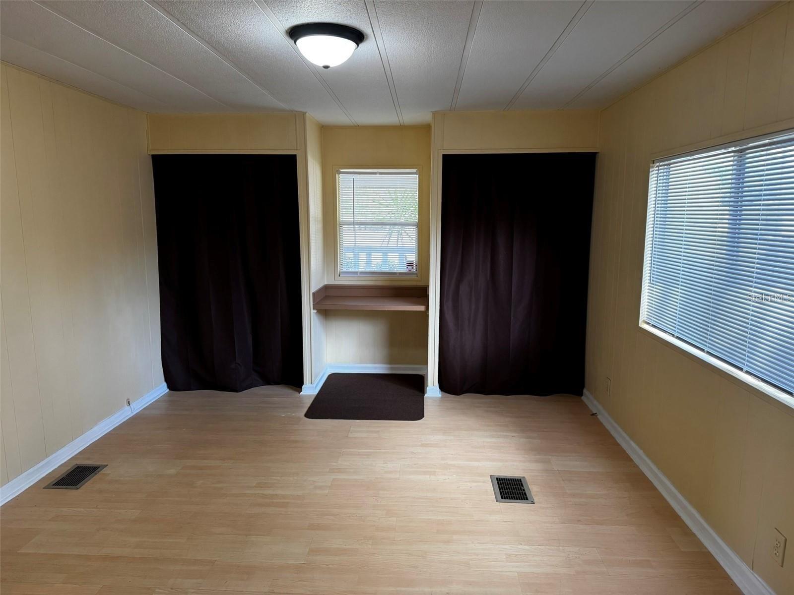 O6425978 Property Photo 8