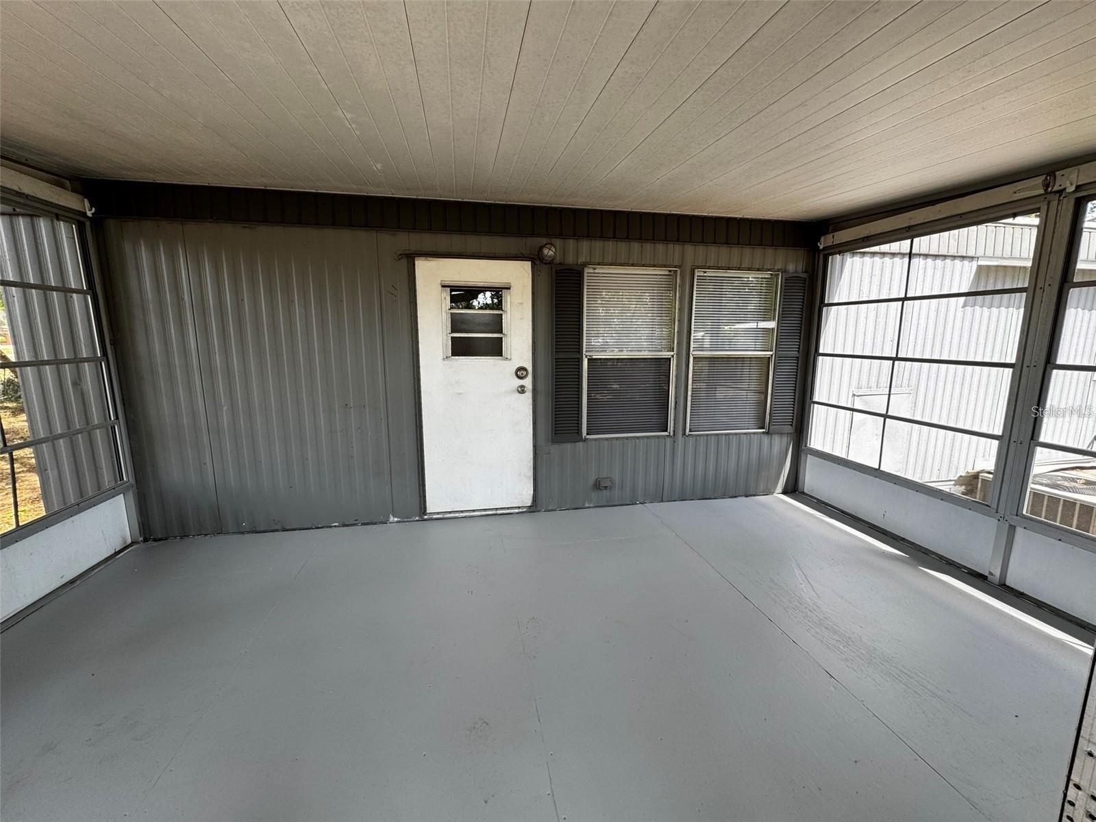O6425978 Property Photo 9