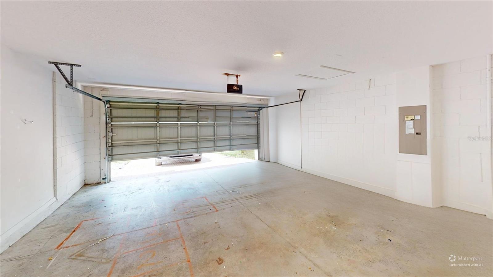 8331 Bayliss Ct Property Photo 3