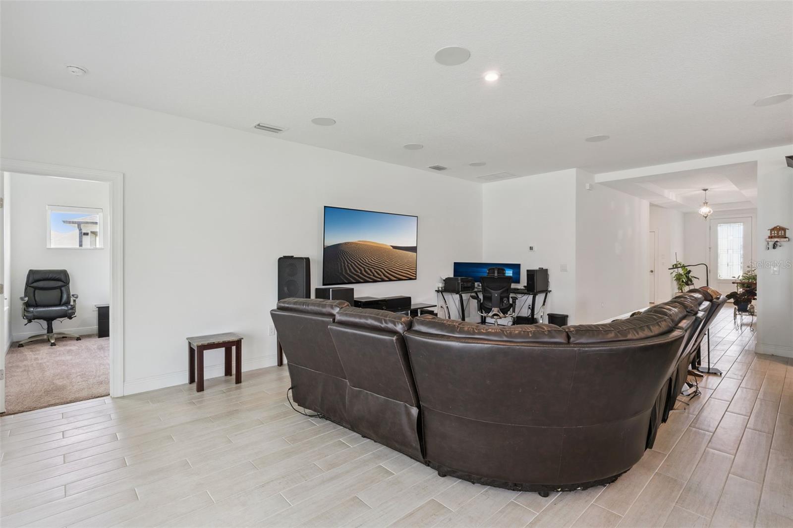 5785 Wallis Ln Property Photo 6