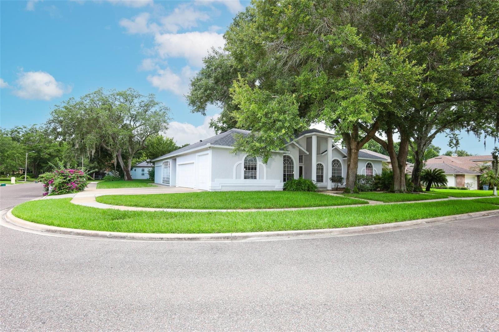 2357 Chantilly Ter Property Photo 2