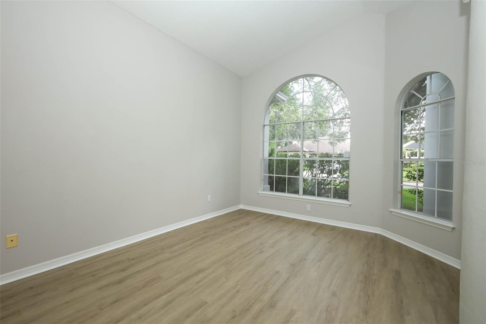 2357 Chantilly Ter Property Photo 6