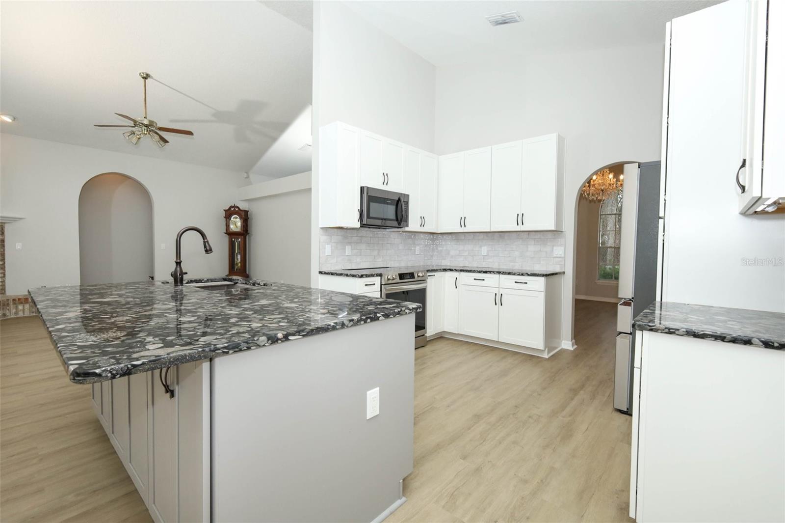 2357 Chantilly Ter Property Photo 13