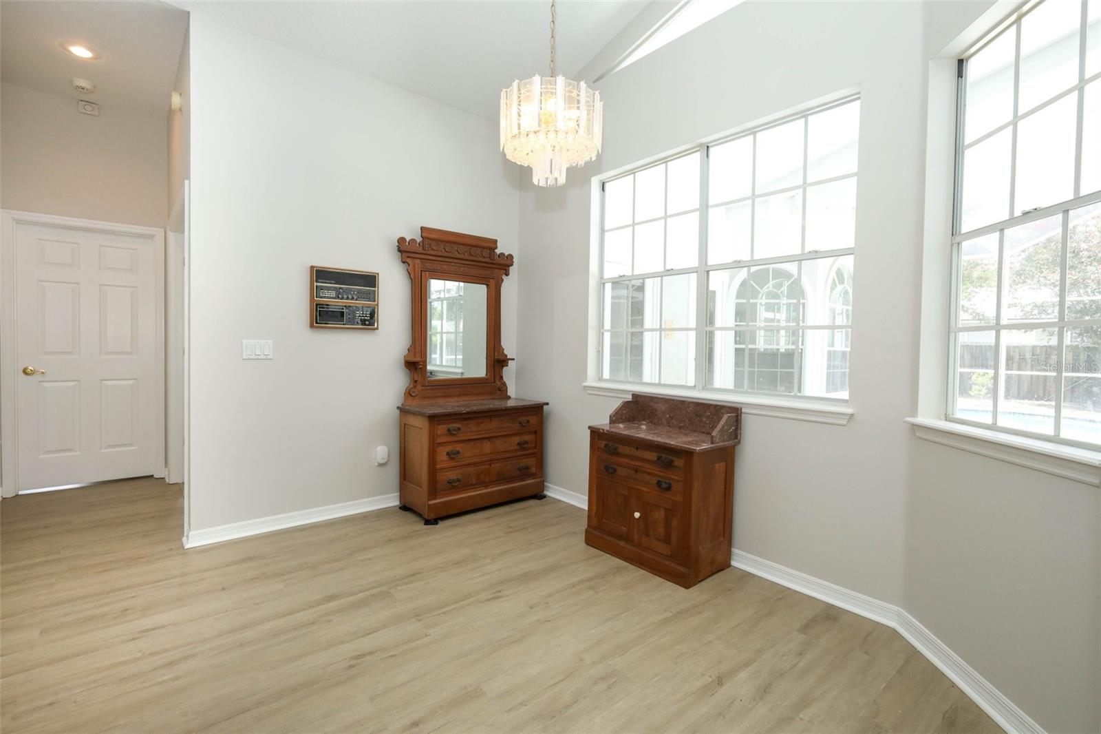 2357 Chantilly Ter Property Photo 17