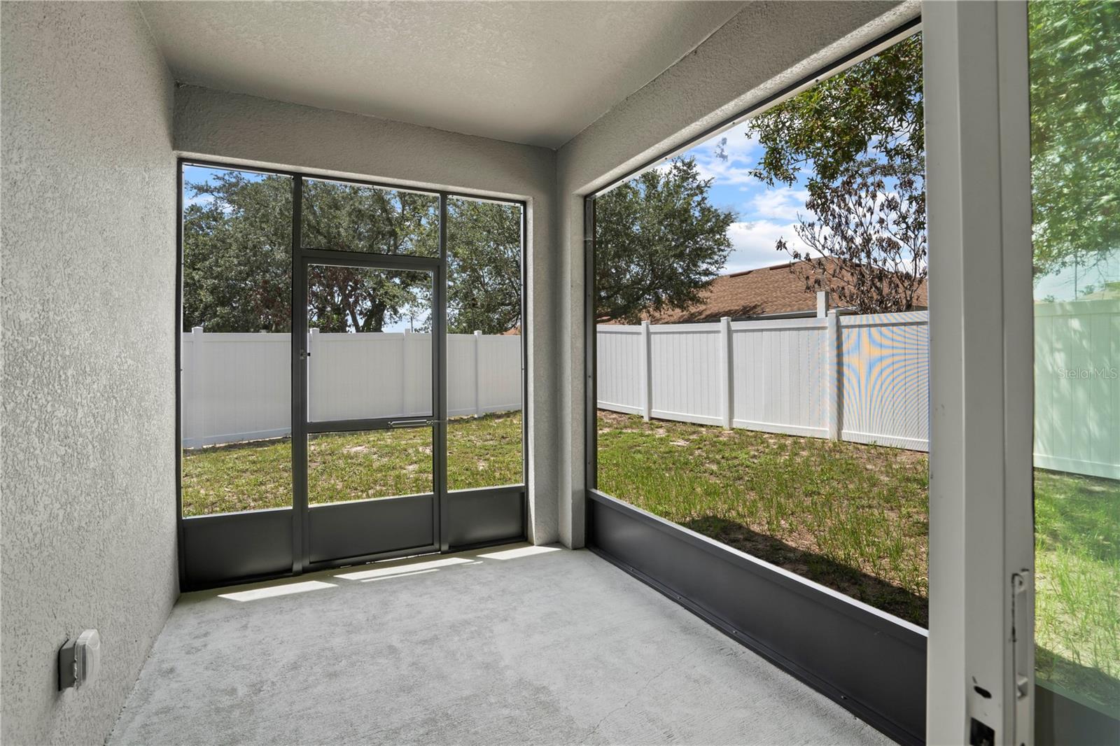 464 Danube Dr Property Photo 6