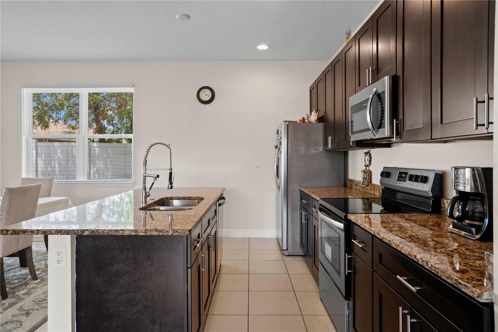 464 Danube Dr Property Photo 7