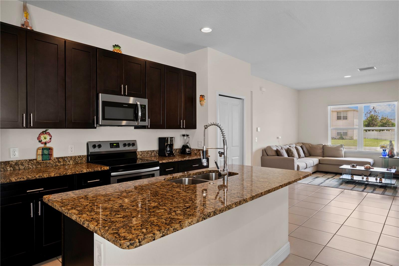 464 Danube Dr Property Photo 9