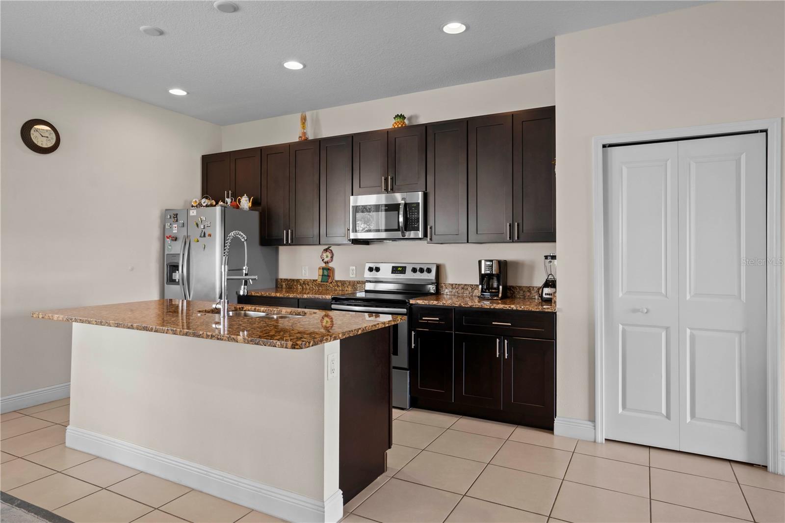 464 Danube Dr Property Photo 10