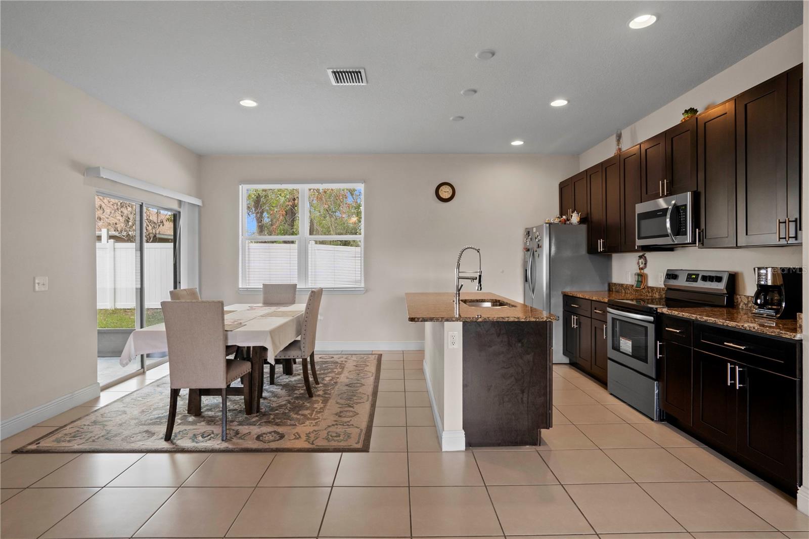 464 Danube Dr Property Photo 11