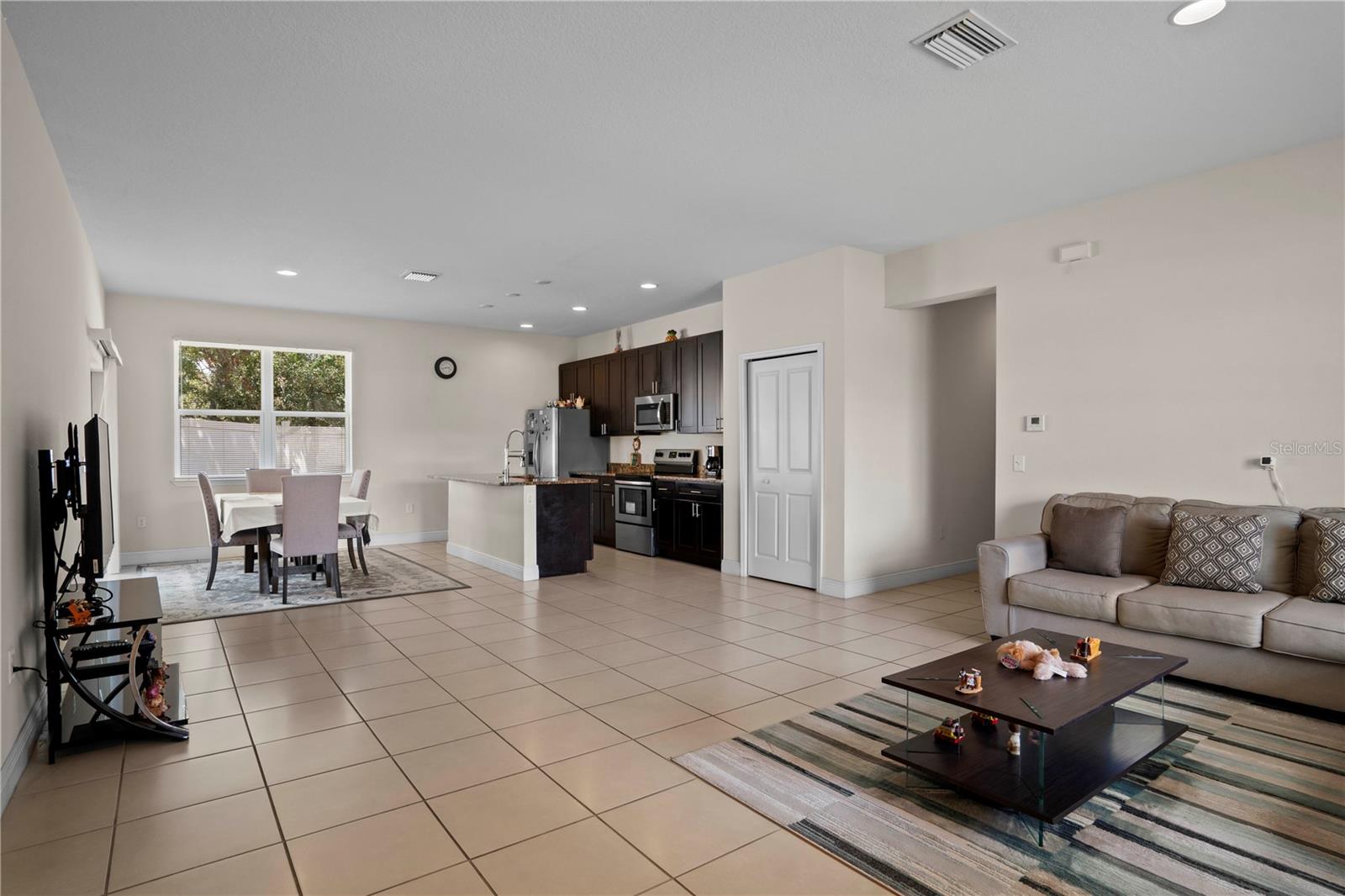 464 Danube Dr Property Photo 14