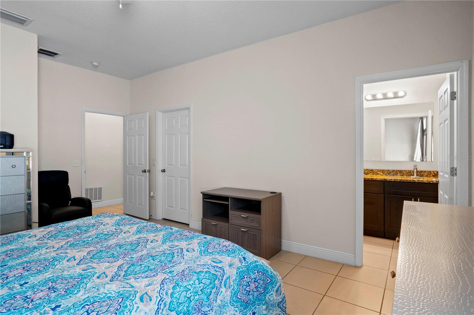 464 Danube Dr Property Photo 17