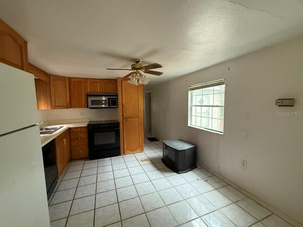 27416 Walnut Ave Property Photo 13